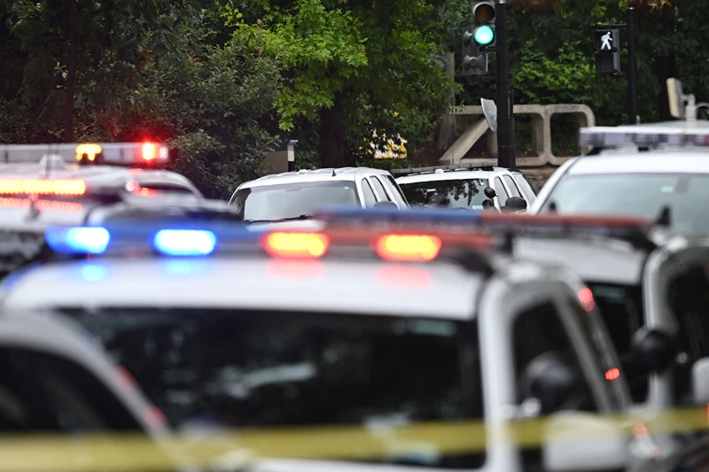 US-CRIME-THREAT-EVACUATION-ANIMAL-ZOO
Police block off a road near the National Zoo in Washington, DC, on August 29, 2023, after a bomb threat caused the zoo to be evacuated. (Photo by Andrew Caballero-Reynolds / AFP) (Photo by ANDREW CABALLERO-REYNOLDS/AFP via Getty Images)